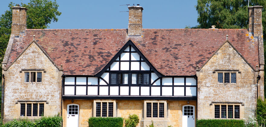 Image of a medieval English historic building home.